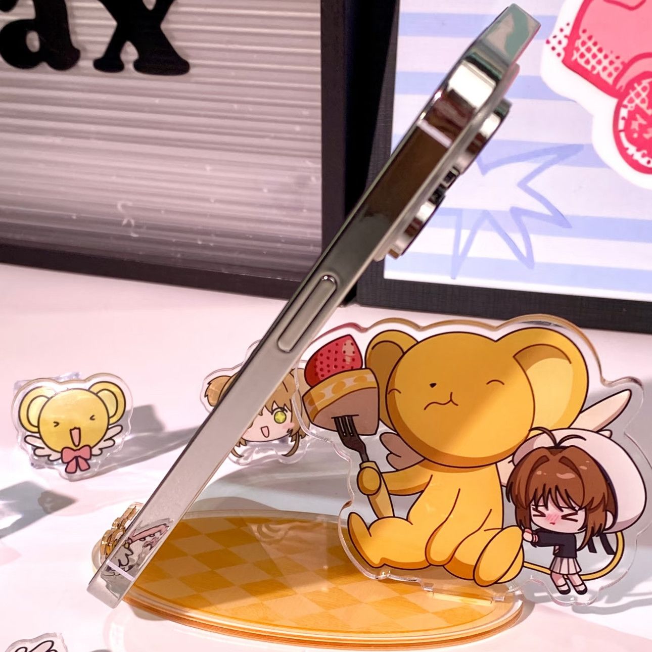 Suporte de Telefone Feito por  - Anime Cosplay Easy avaliação e preço